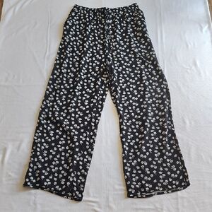 Love Wish Women's Black and White Floral Pants Size L Elastic Waist And Strings